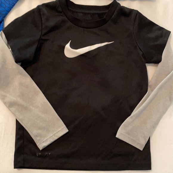 Complete Nike Dri-Fit Collection 1 Hoodie, 1 Long Sleeve, 1 Tee size 4T - Picture 3 of 15